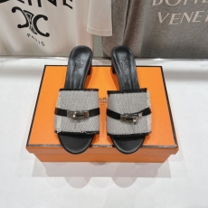 Louis Vuitton Slippers